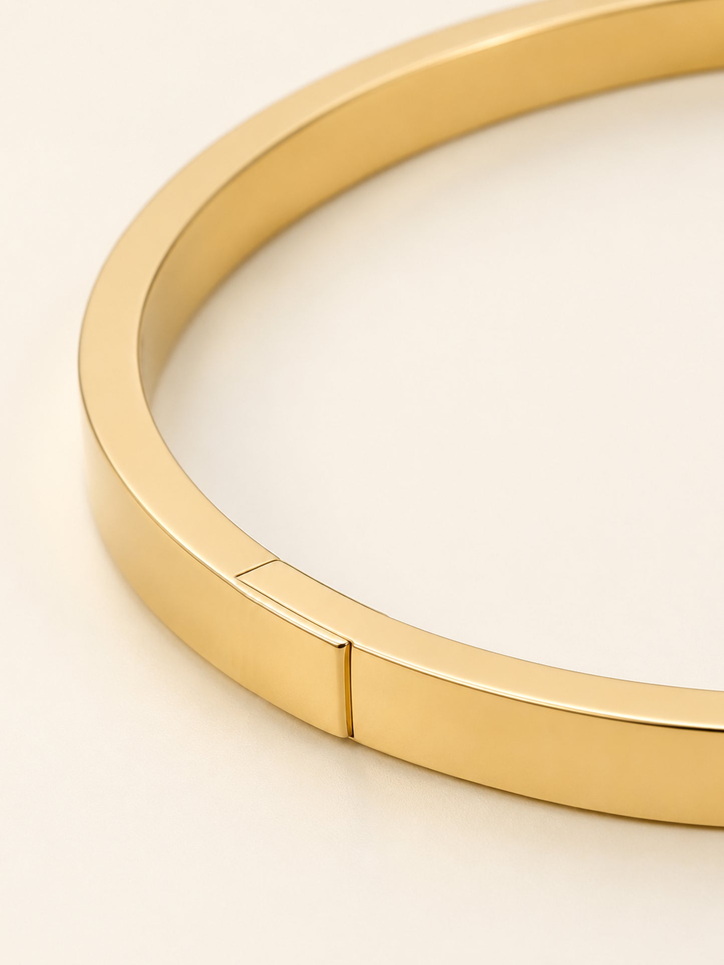 Armreif „Pure“ – Minimalistischer Edelstahl-Bangle