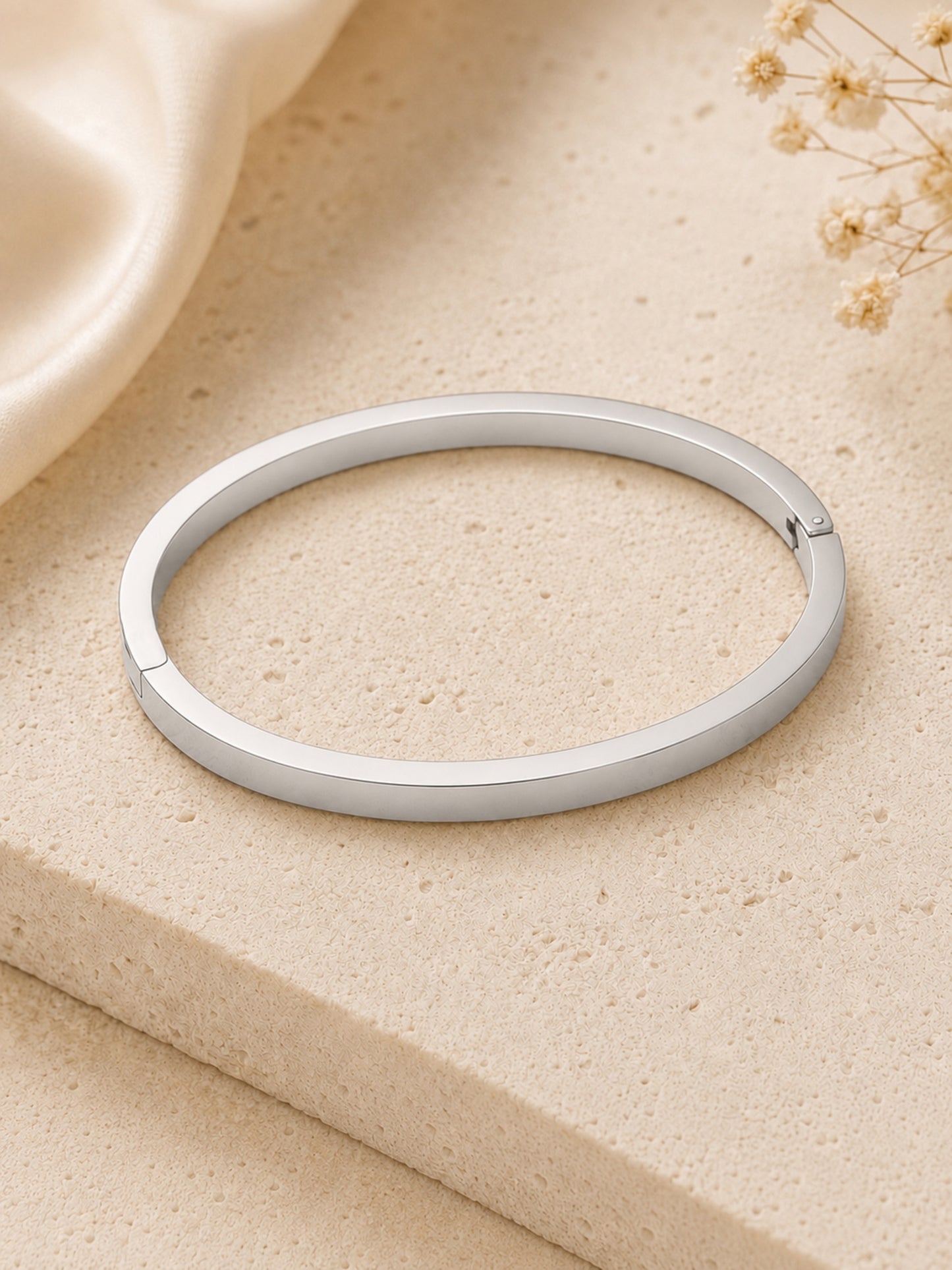 Armreif „Pure“ – Minimalistischer Edelstahl-Bangle