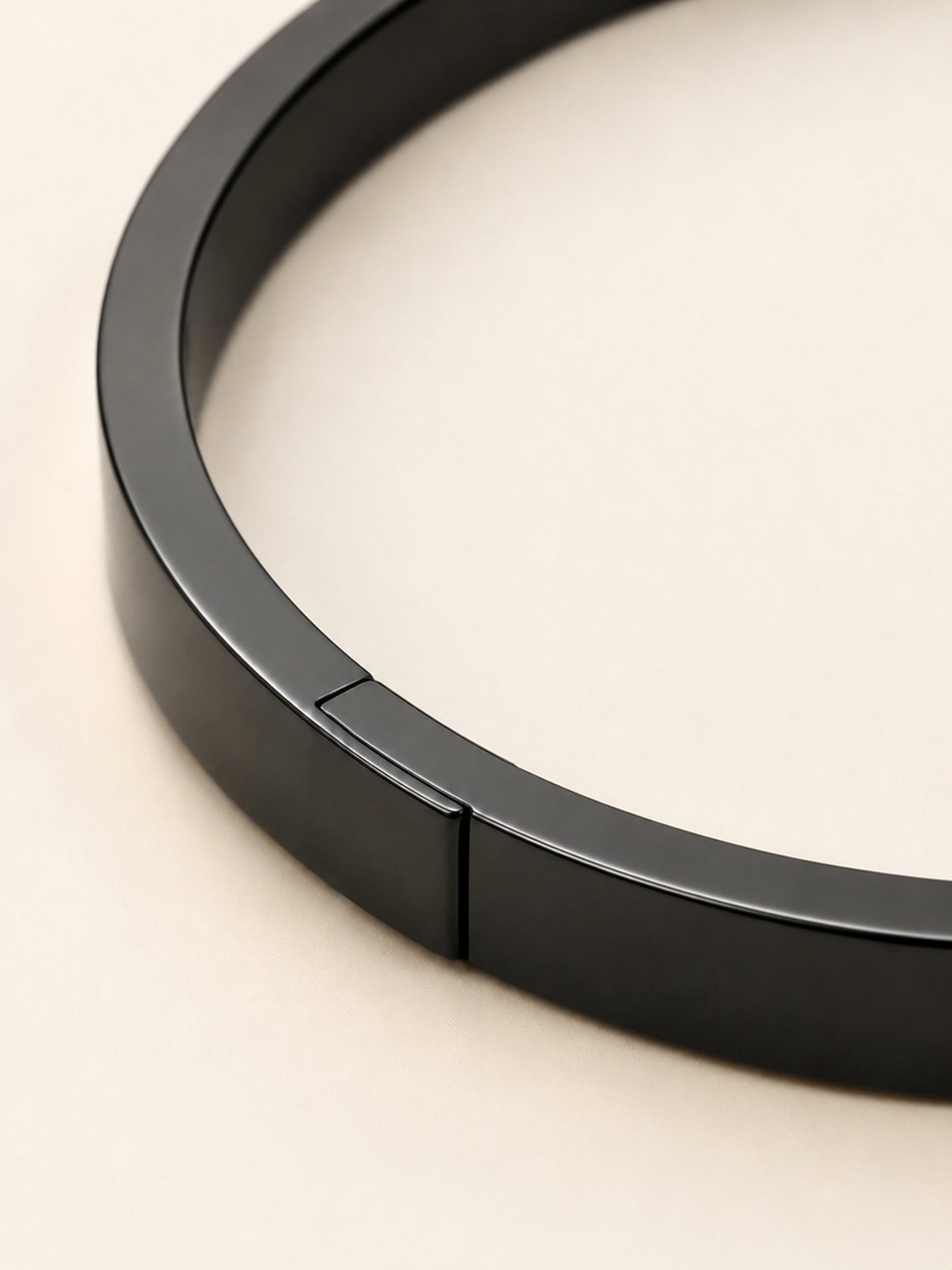 Armreif „Pure“ – Minimalistischer Edelstahl-Bangle