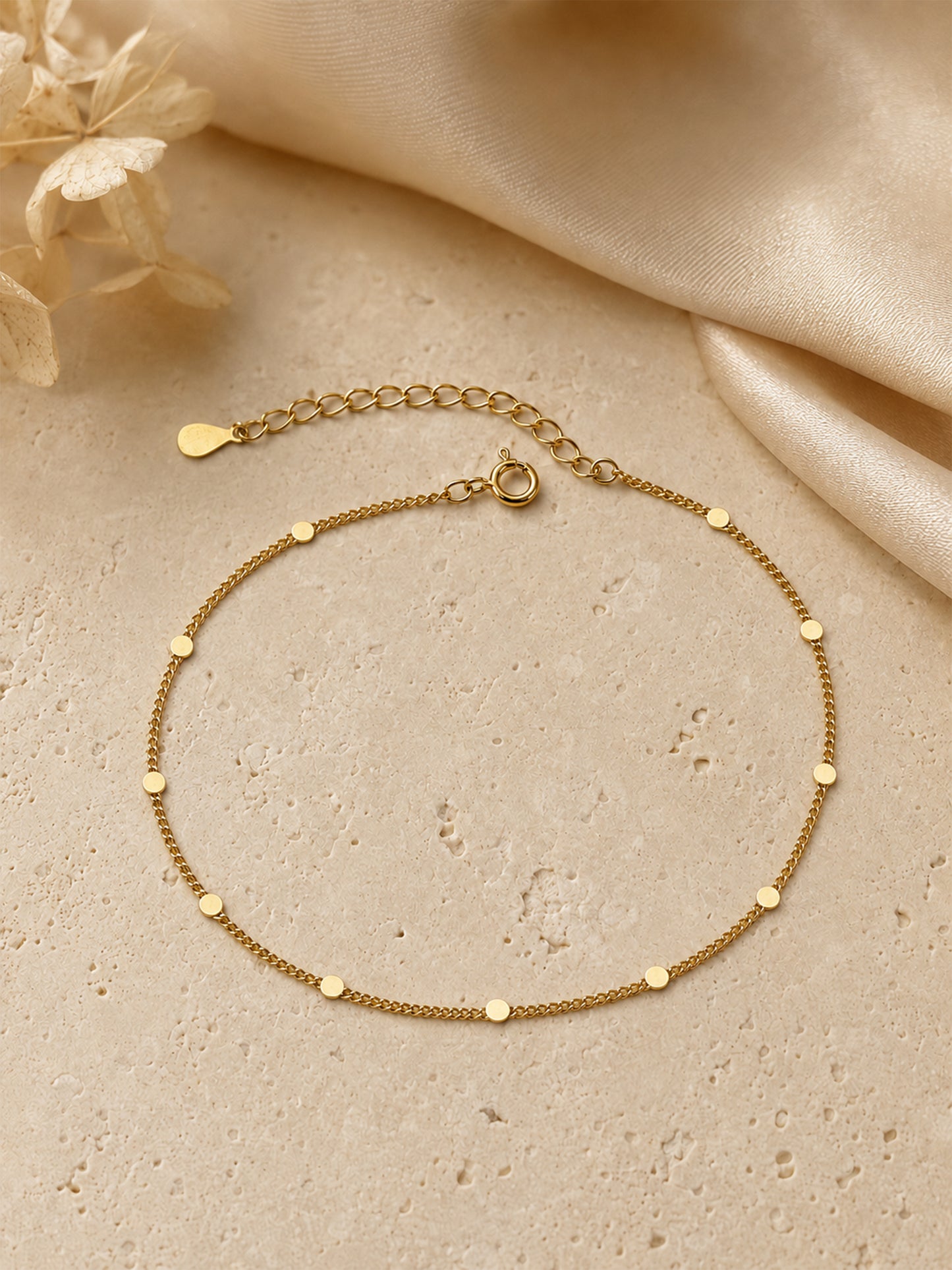 Armband „Sternpunkte“ – zarte Gliederkette mit feinen Plättchen, verstellbar