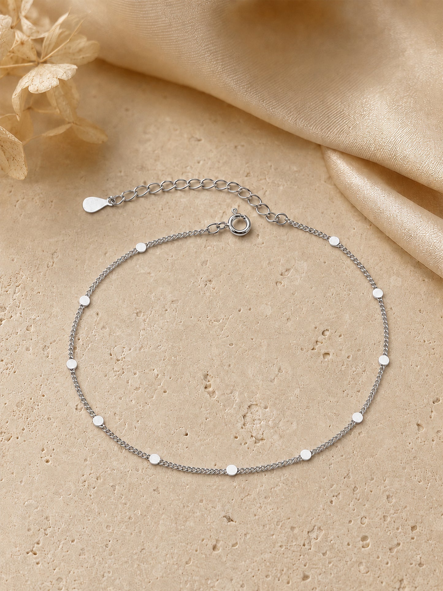 Armband „Sternpunkte“ – zarte Gliederkette mit feinen Plättchen, verstellbar