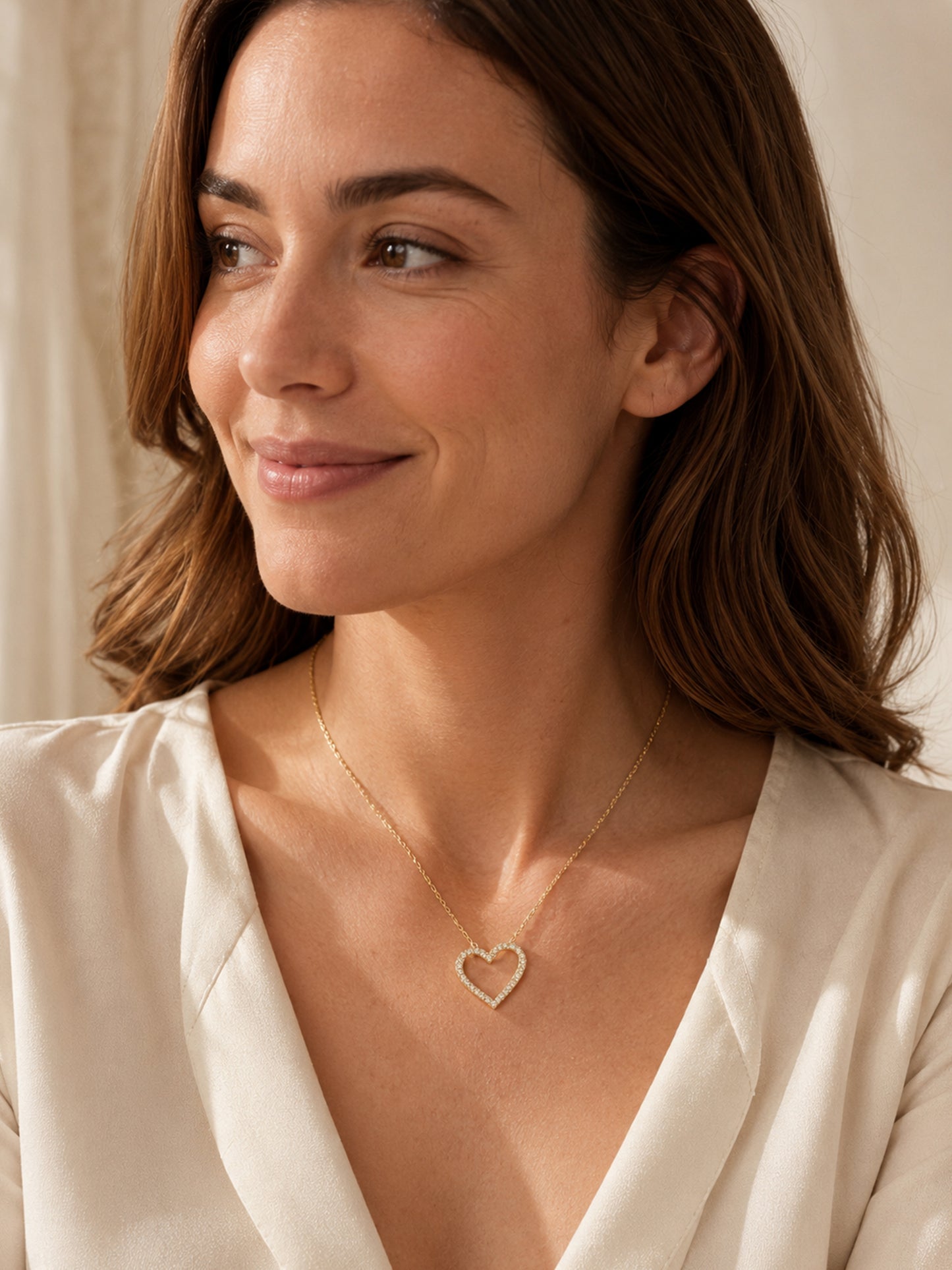 Moissanit-Halskette „Open Heart“ – Offenes Herz mit Pavé (0,3 ct)