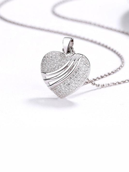 Kette „Herzfunken“ – Herzanhänger mit Pavé-Funkeln & glänzenden Wellen – Silber