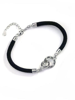 Armband „Versprechen“ – feine Silberkette mit Gravur-Charm – Schwarz