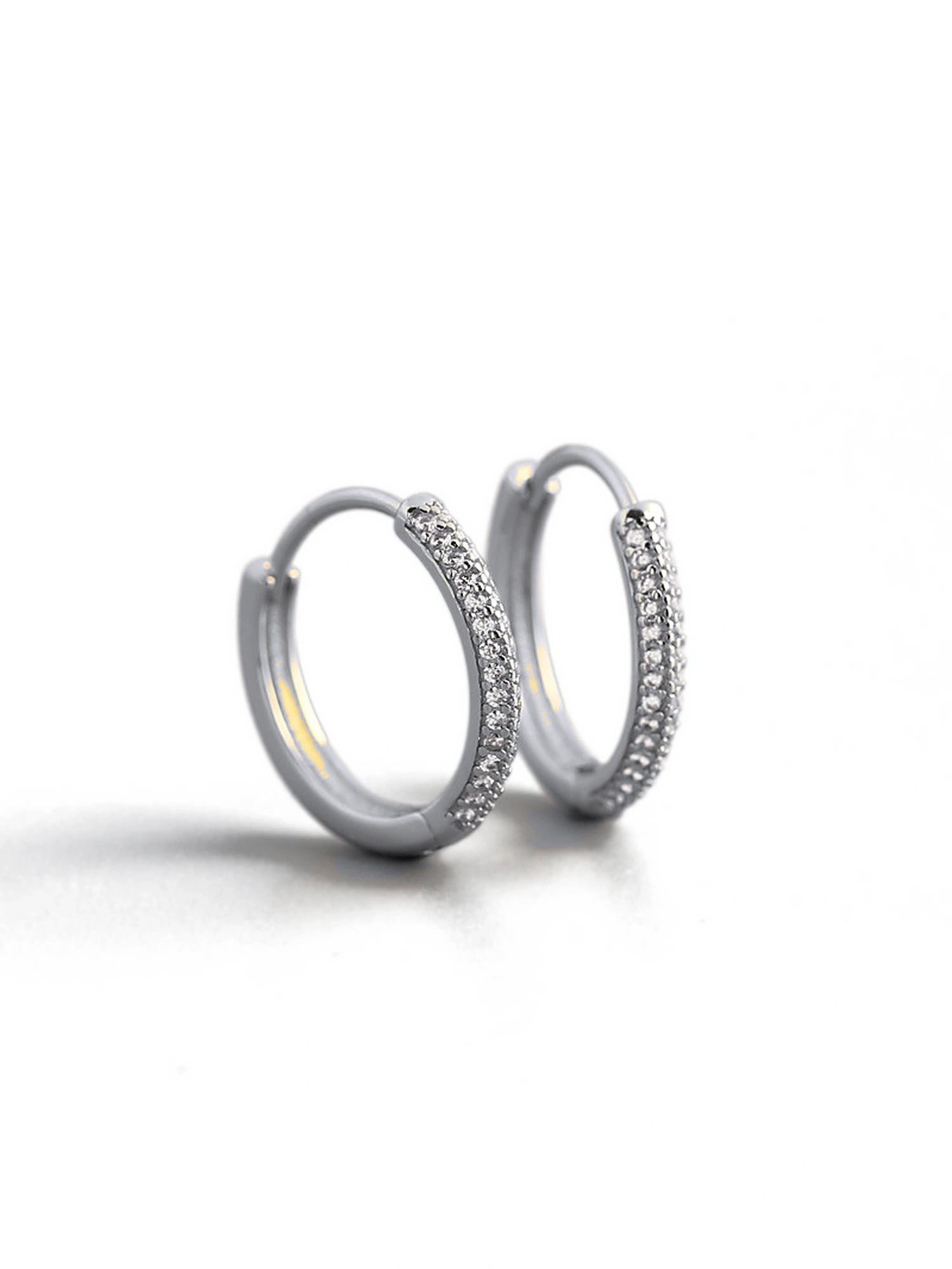Creolen „Glitzerrand“ – zartes Zirkonia-Pavé, elegant