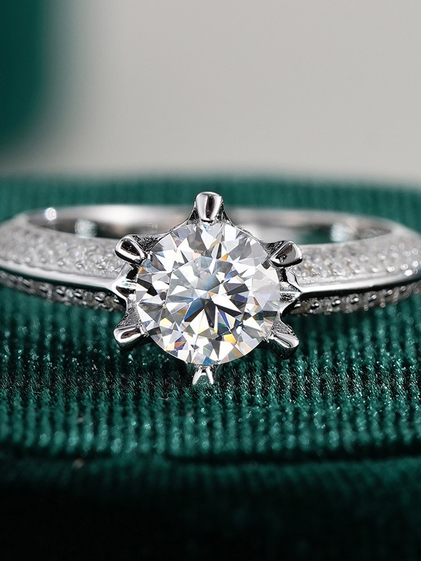 Moissanit Solitärring „Crown Split“ 1ct