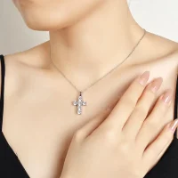 Moissanit Kreuzanhänger „Lumina Cross“ – 3 ct Silber