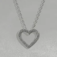 Moissanit-Halskette „Open Heart“ – Offenes Herz mit Pavé (0,3 ct)