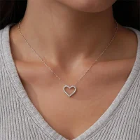 Moissanit-Halskette „Open Heart“ – Offenes Herz mit Pavé (0,3 ct)