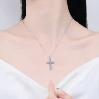 Moissanit-Anhänger Kreuz 1,2ct