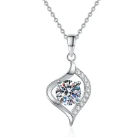 Moissanit Anhänger „Twist“ 1ct