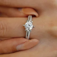 Moissanit Solitärring „Crown Split“ 1ct