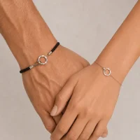 Armband „Versprechen“ – feine Silberkette mit Gravur-Charm