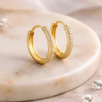Creolen „Glitzerrand“ – zartes Zirkonia-Pavé, elegant Gold