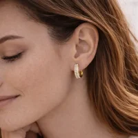 Creolen „Glitzerrand“ – zartes Zirkonia-Pavé, elegant Gold