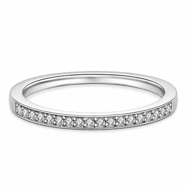 Ring „Sternenlinie“ – zarter Pavé-Ring mit feinem Moissanit-Funkeln – Silber