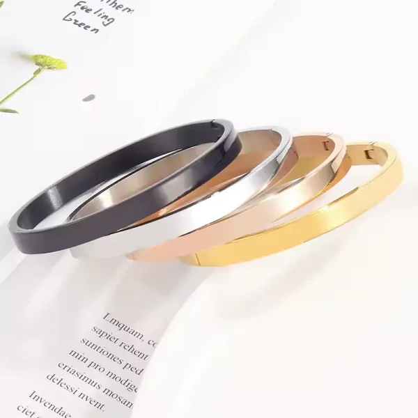 Armreif „Pure“ – Minimalistischer Edelstahl-Bangle